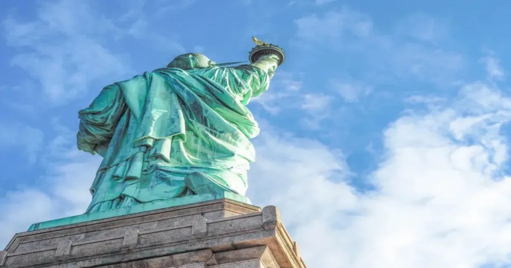 the Perfect Time to Visit Statue of Liberty